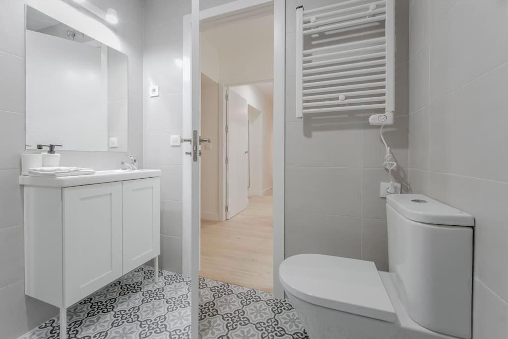 Modern Apt 6px En La Plaza De Tirso De Molina Apartamento